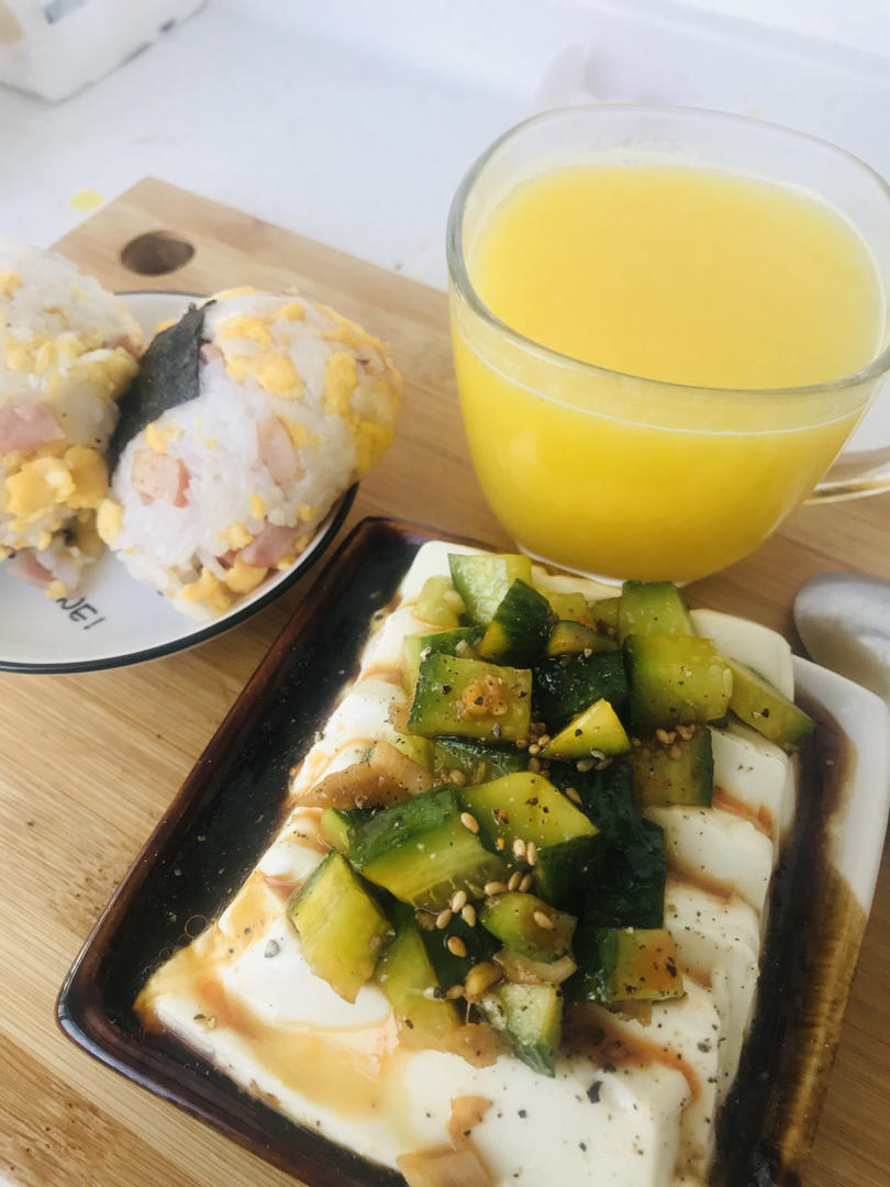 十分钟早餐 | 三明治配热橙汁的满足
