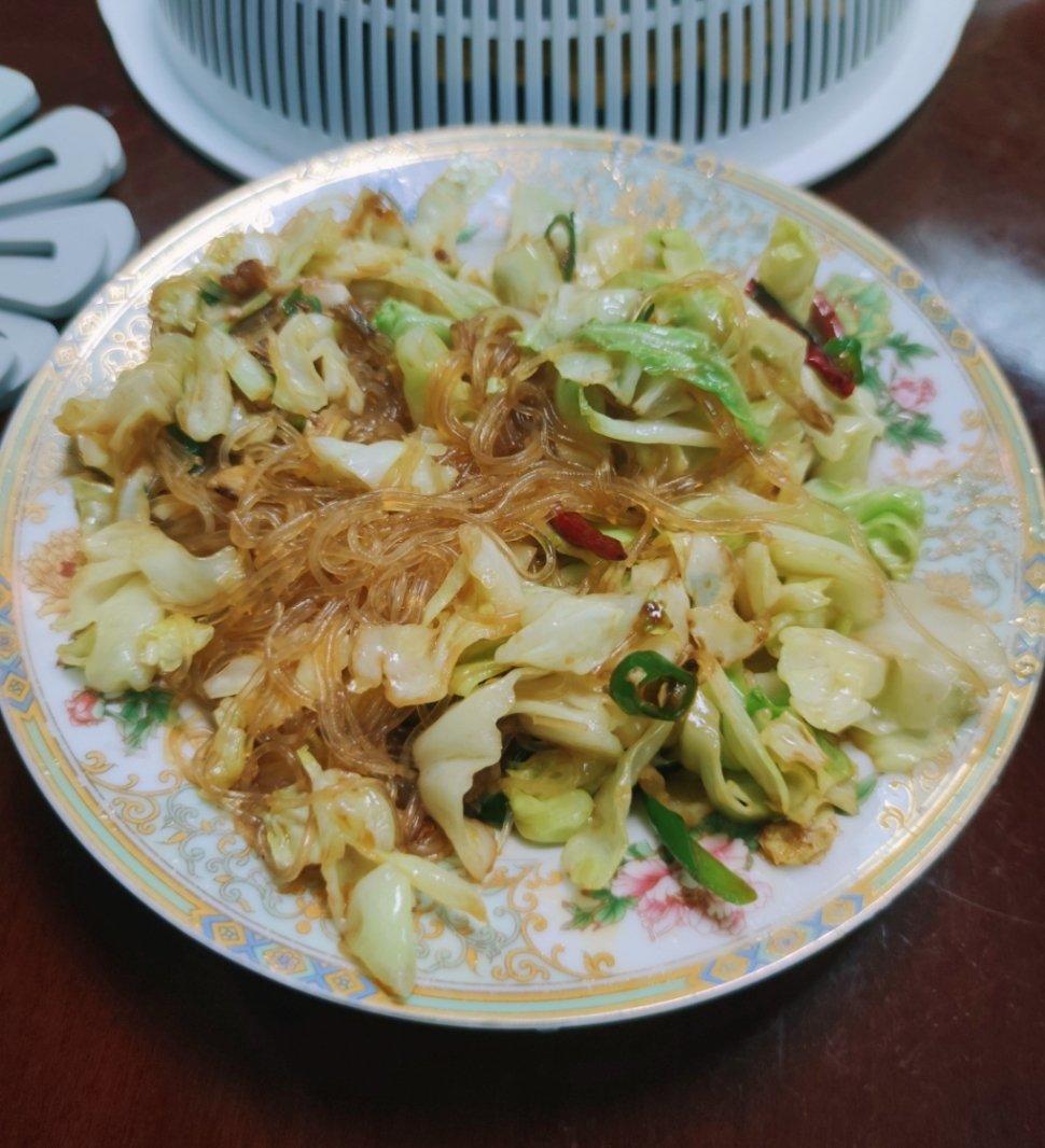 包菜炒粉丝