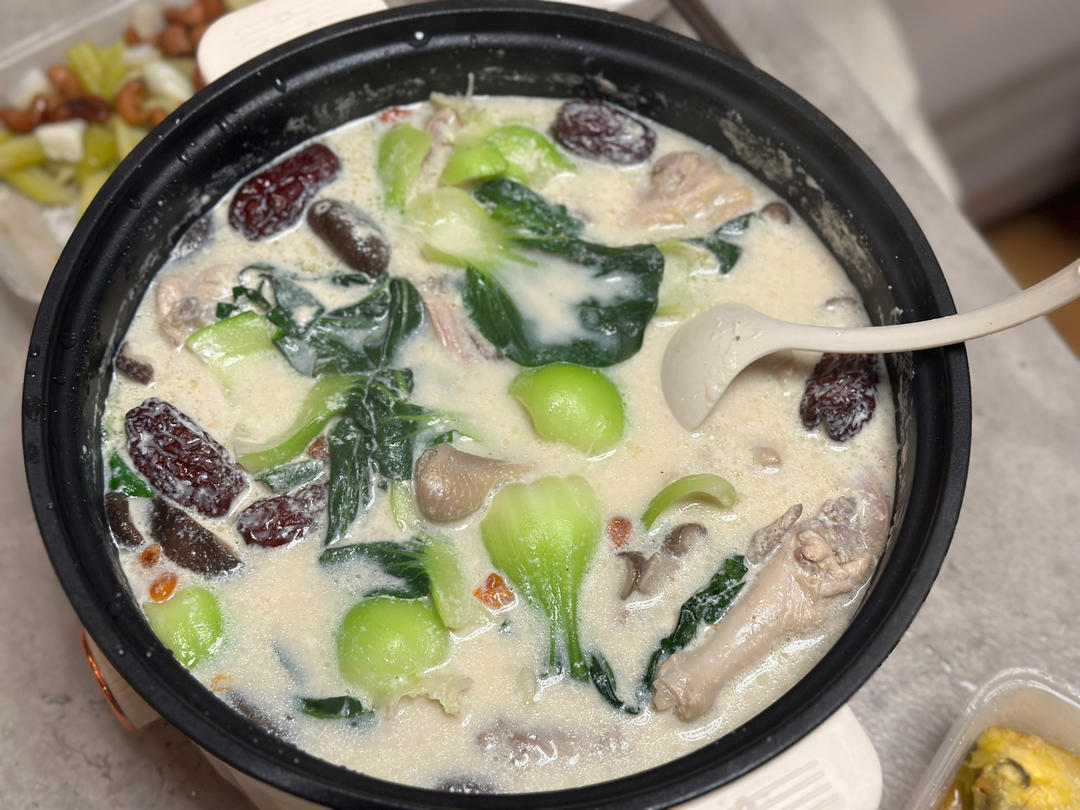 〈胡椒猪肚鸡汤〉，我超级喜欢的味道，欣小厨 😏