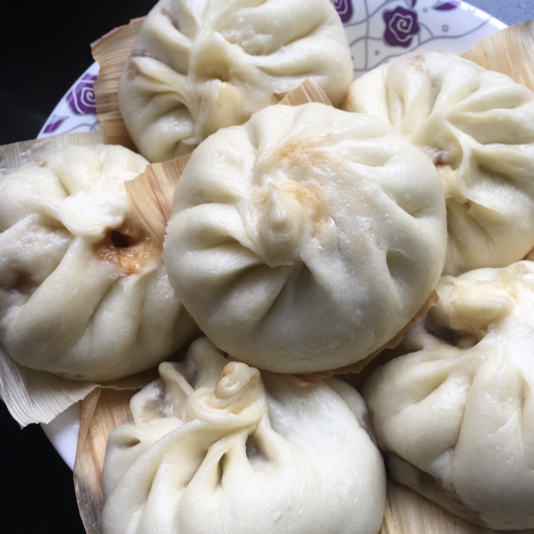 酱肉冬瓜包子Steamed Dumplings Pork & Mellon