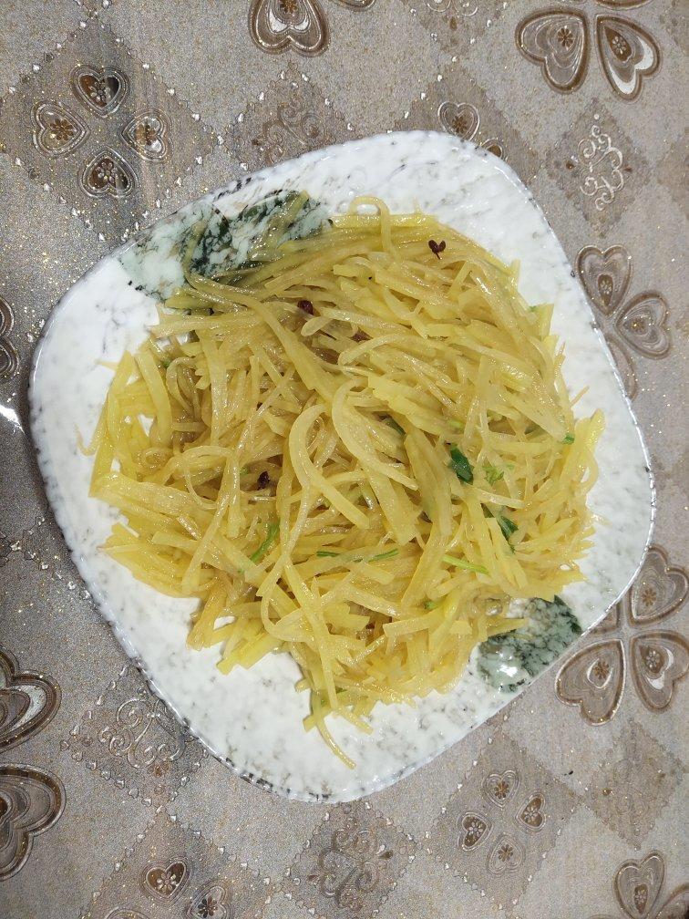 在家也能做出馆子味儿的醋溜/炝炒/酸辣土豆丝（就是那道看似简单，实则步步玄机的土豆丝）