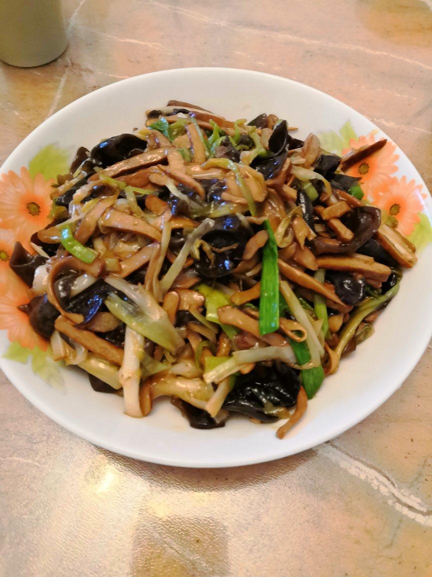 芹芽香干炒肉丝