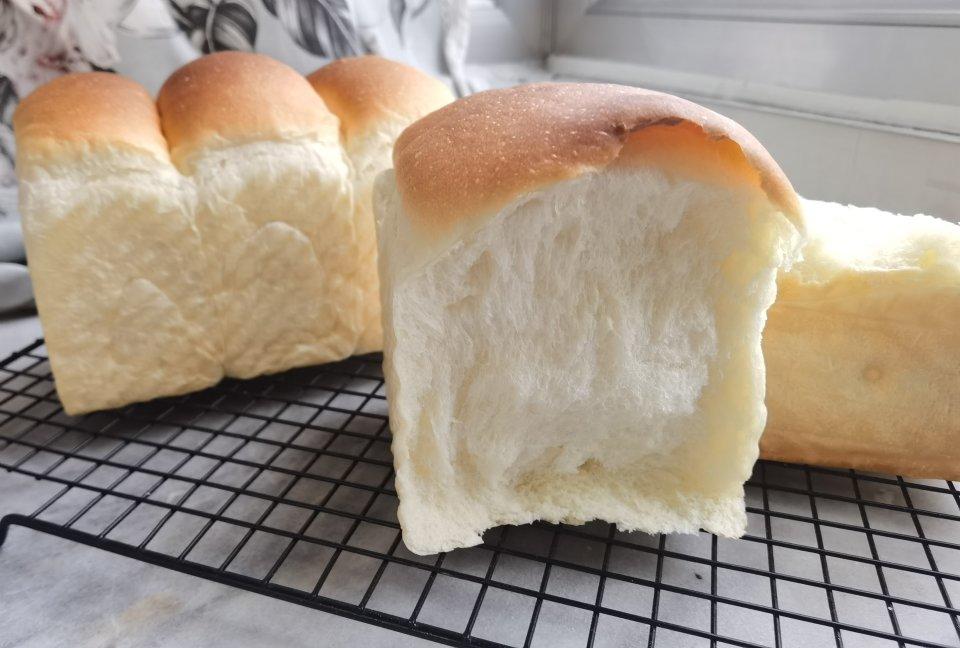 手揉面做面包，揉出手套膜