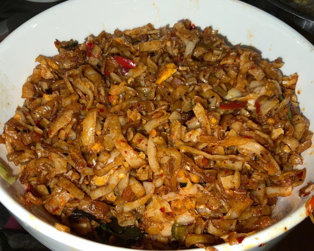 韩湘融合的热辣泡菜蛋炒粉