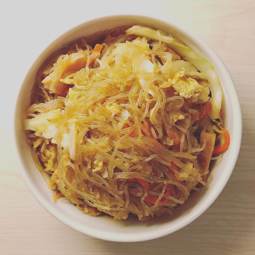 包菜粉丝炒鸡蛋