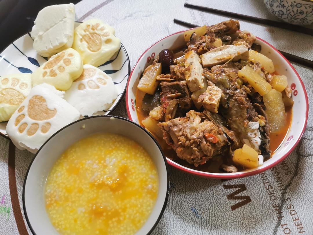 红烧鲤鱼炖豆腐