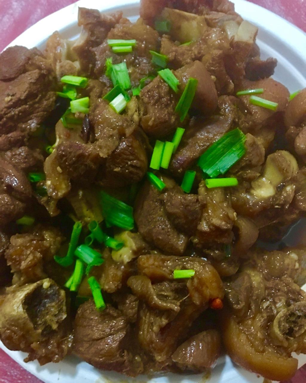 美味的家常菜：红烧猪蹄