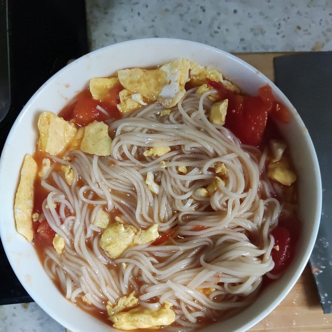 恨不得抱着锅舔的番茄鸡蛋面