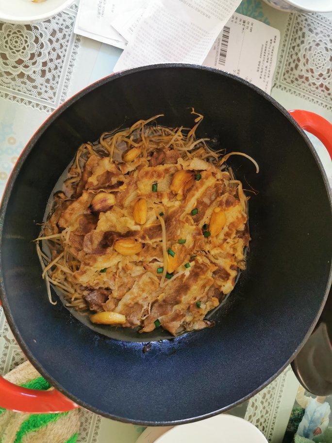 金蒜无水牛肉锅