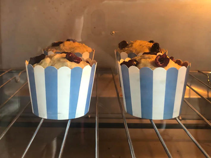 无麸质无蛋奶～大米粉蔓越莓香蕉麦芬