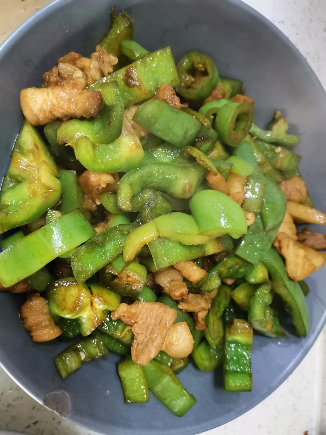 下饭神器👉青椒炒肉