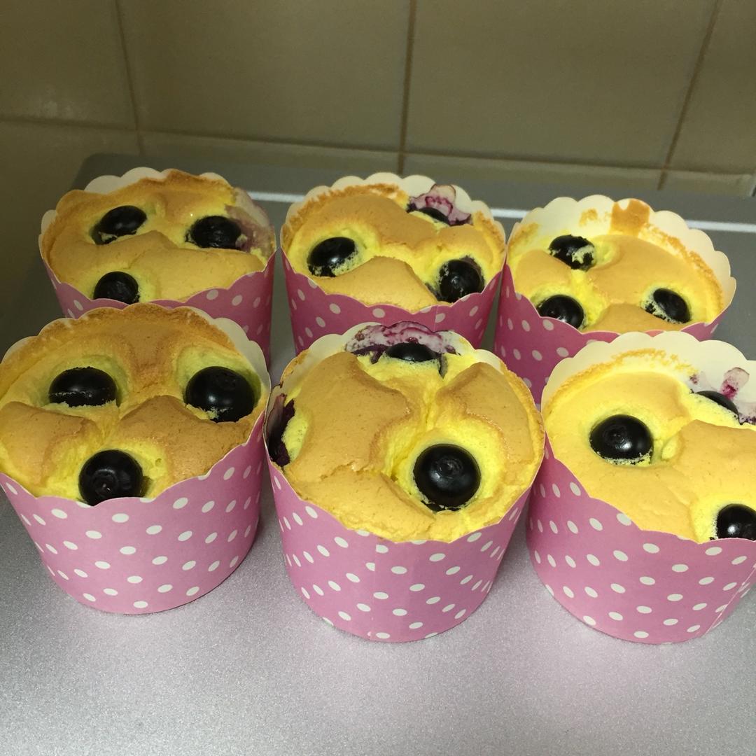 蓝莓戚风小蛋糕