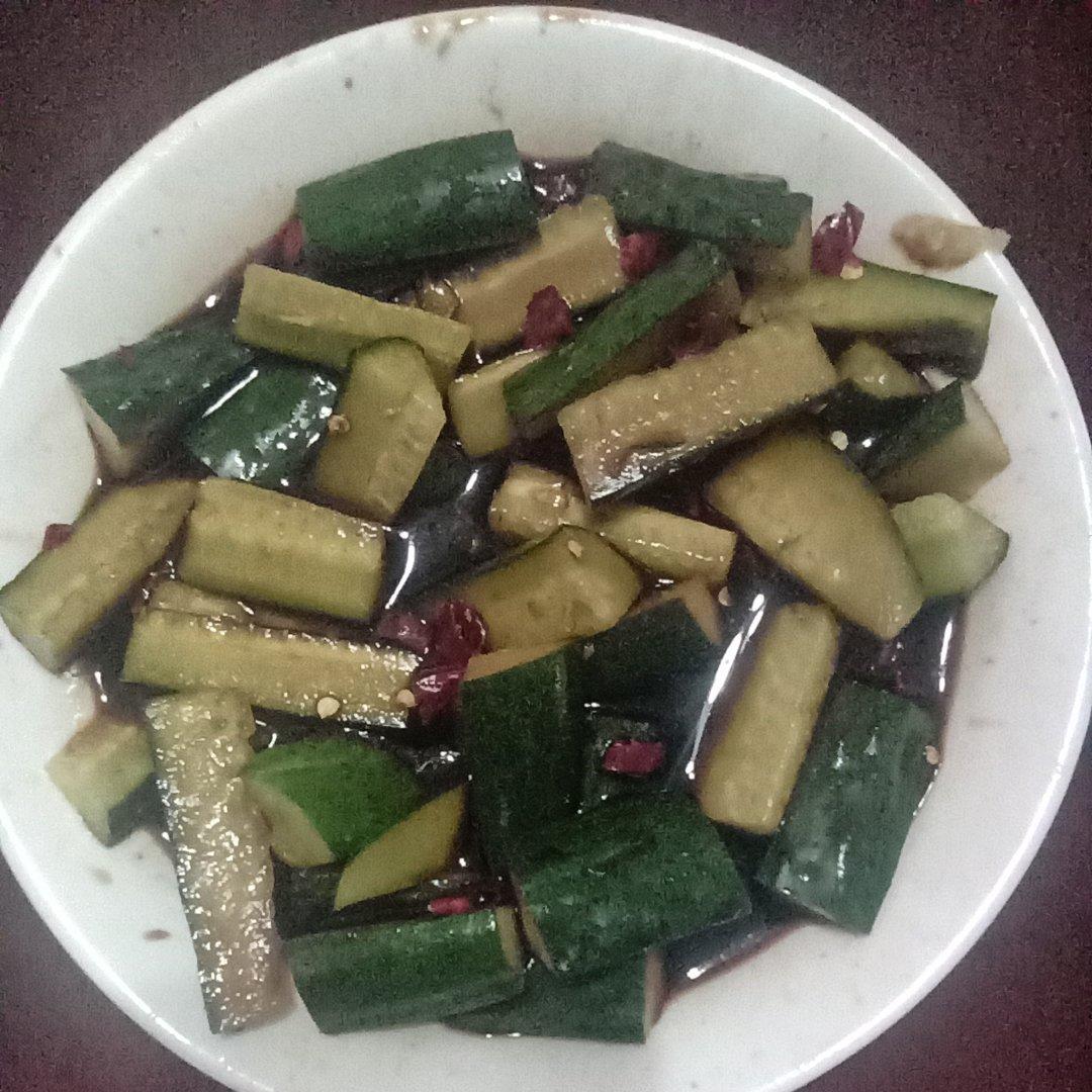 白玖玖做的醋拌黄瓜减肥