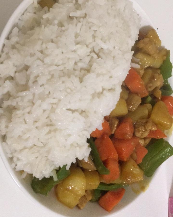 咖喱鸡肉饭