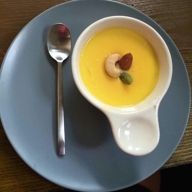 Crèmebrulée。法式烤布雷。焦糖布丁。