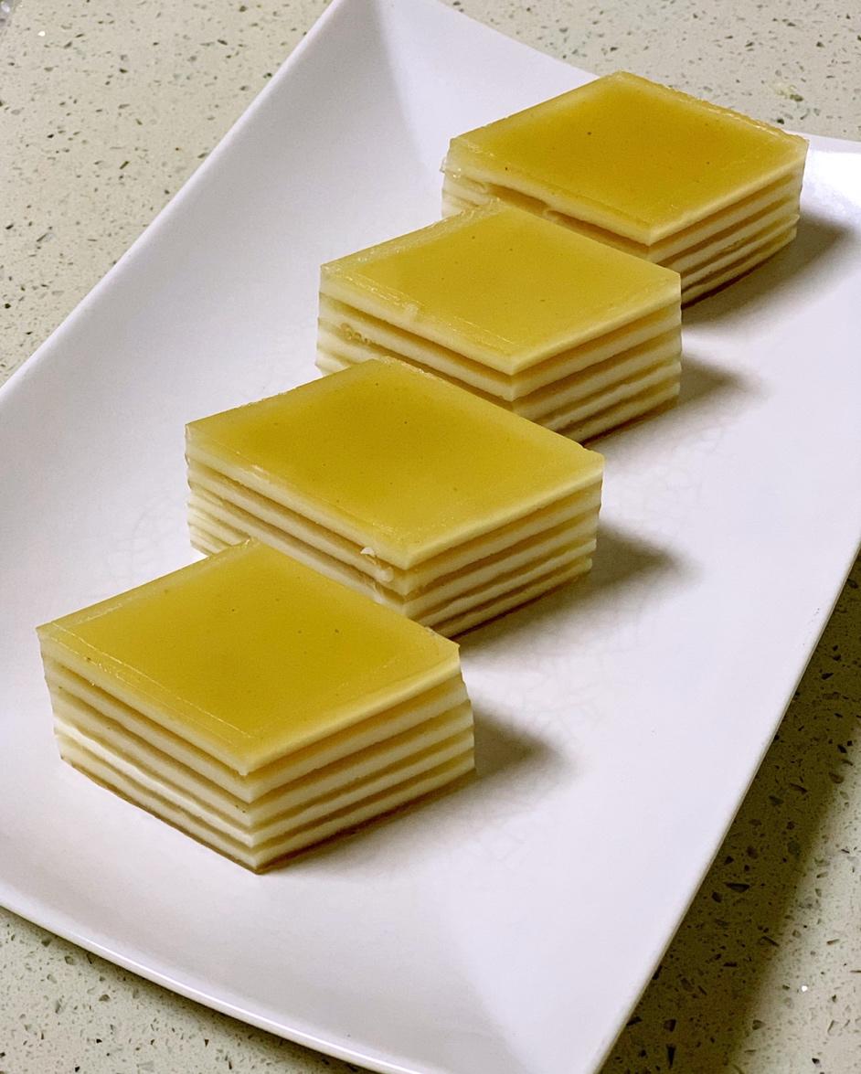 薰薰的秘密做的q弹椰汁千层糕(马蹄糕)