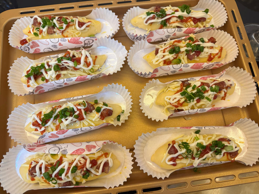 波兰种肉松香葱芝士面包