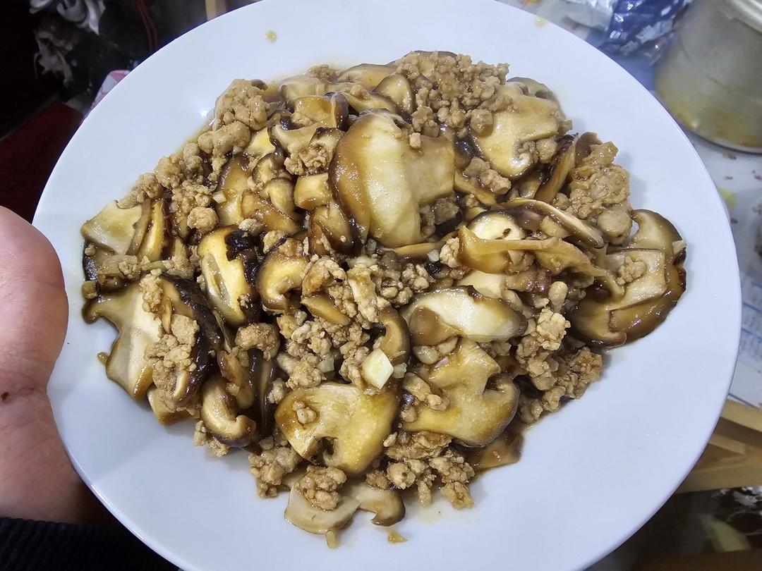 酱汁浓郁！超级下饭的家常菜肉末香菇