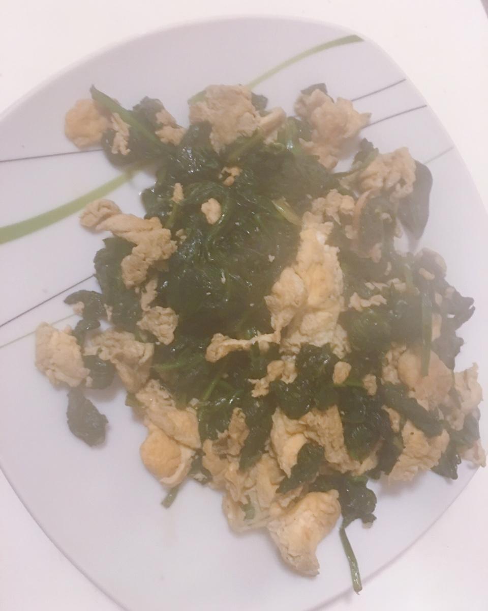 菠菜炒鸡蛋