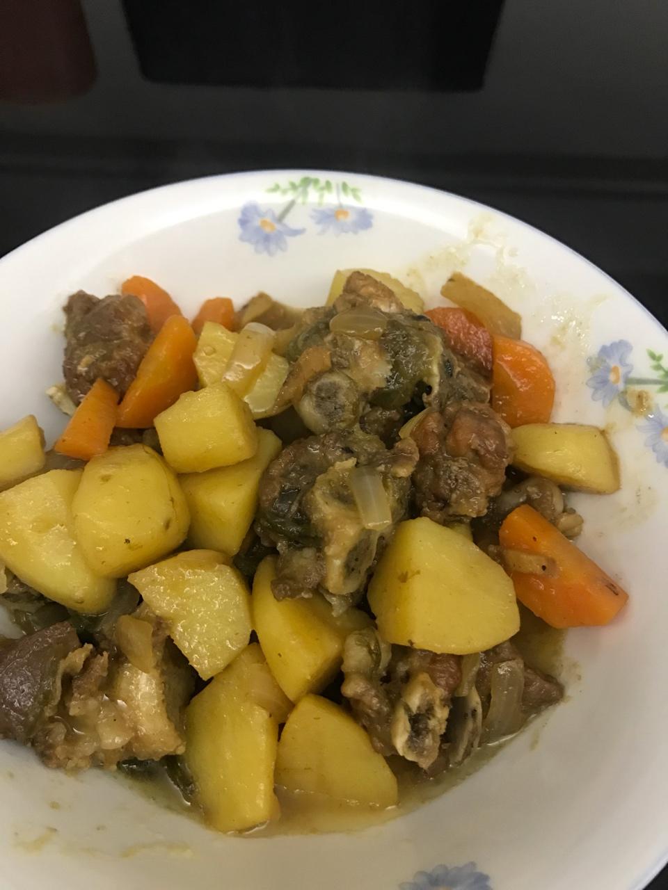 土豆炖排骨