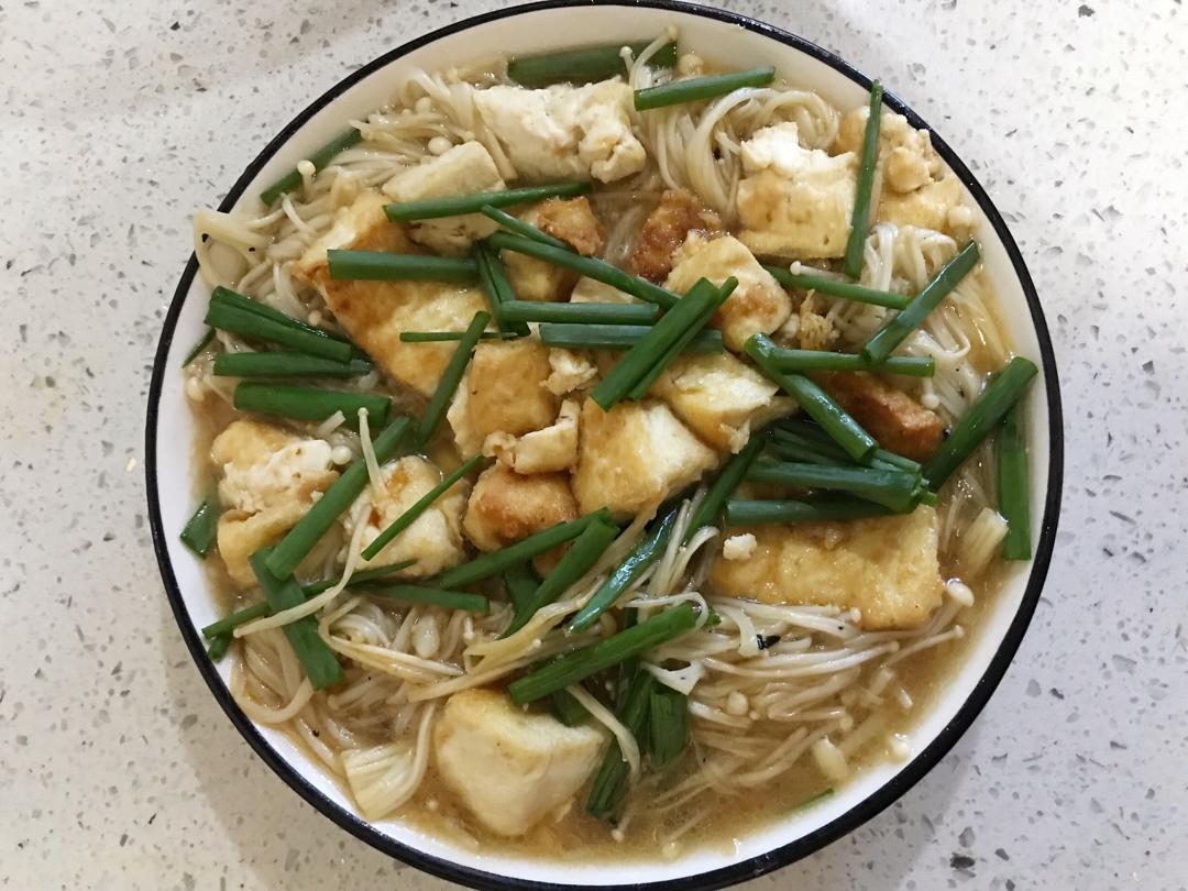 金针菇焖豆腐