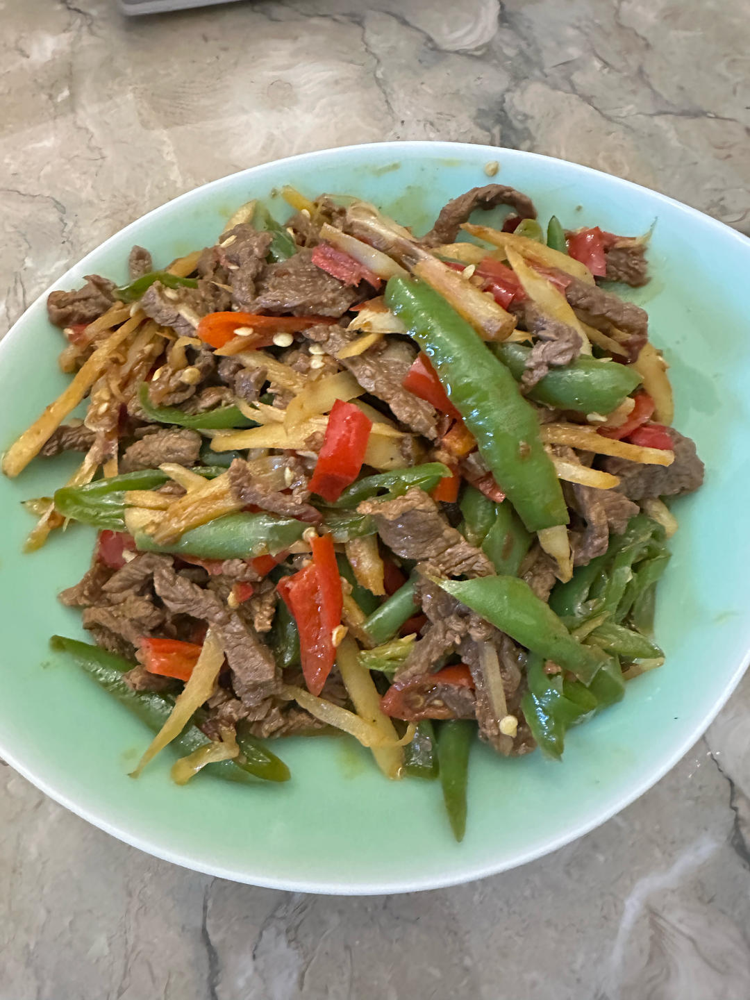 厨师长教你：“青椒牛肉丝”的家常做法，家乡的味道，先收藏了