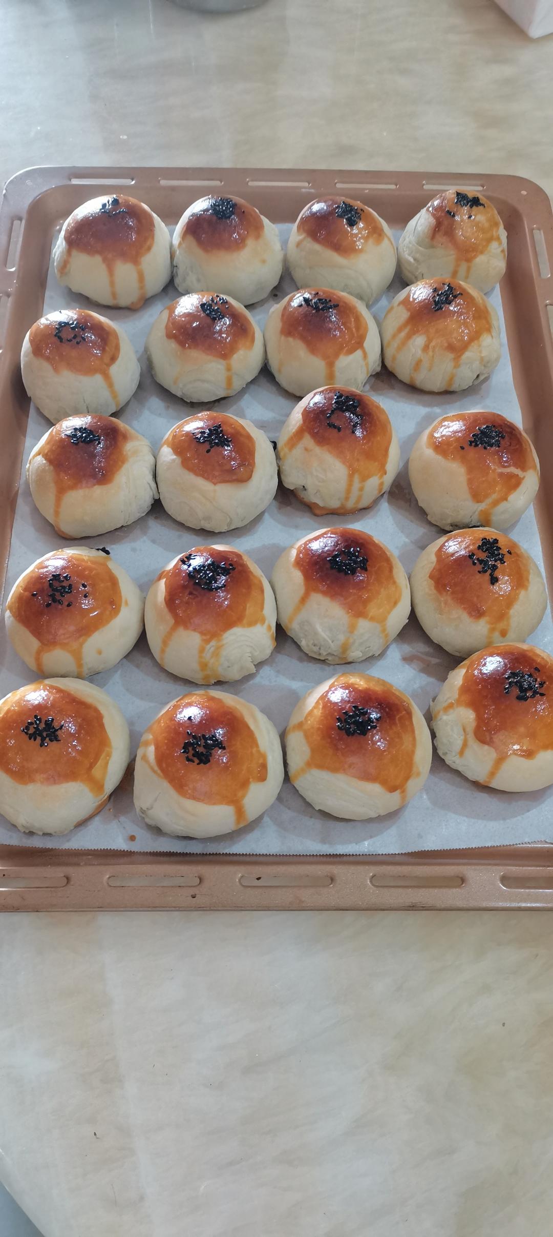 蛋黄酥&黑金酥丨酥层薄而油润、入口即化