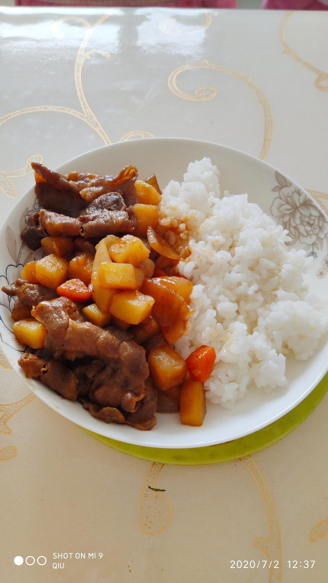 好吃到舔碗底的土豆肥牛拌饭
