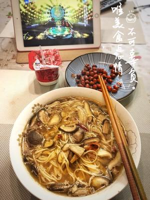 香菇肉丝面的做法 步骤4