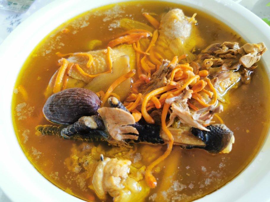 虫草花煲鸡汤