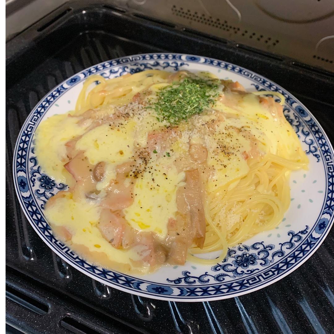 芝士奶油培根焗意面