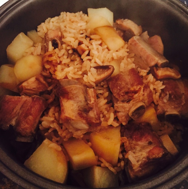 喷香排骨焖饭（爆好吃）
