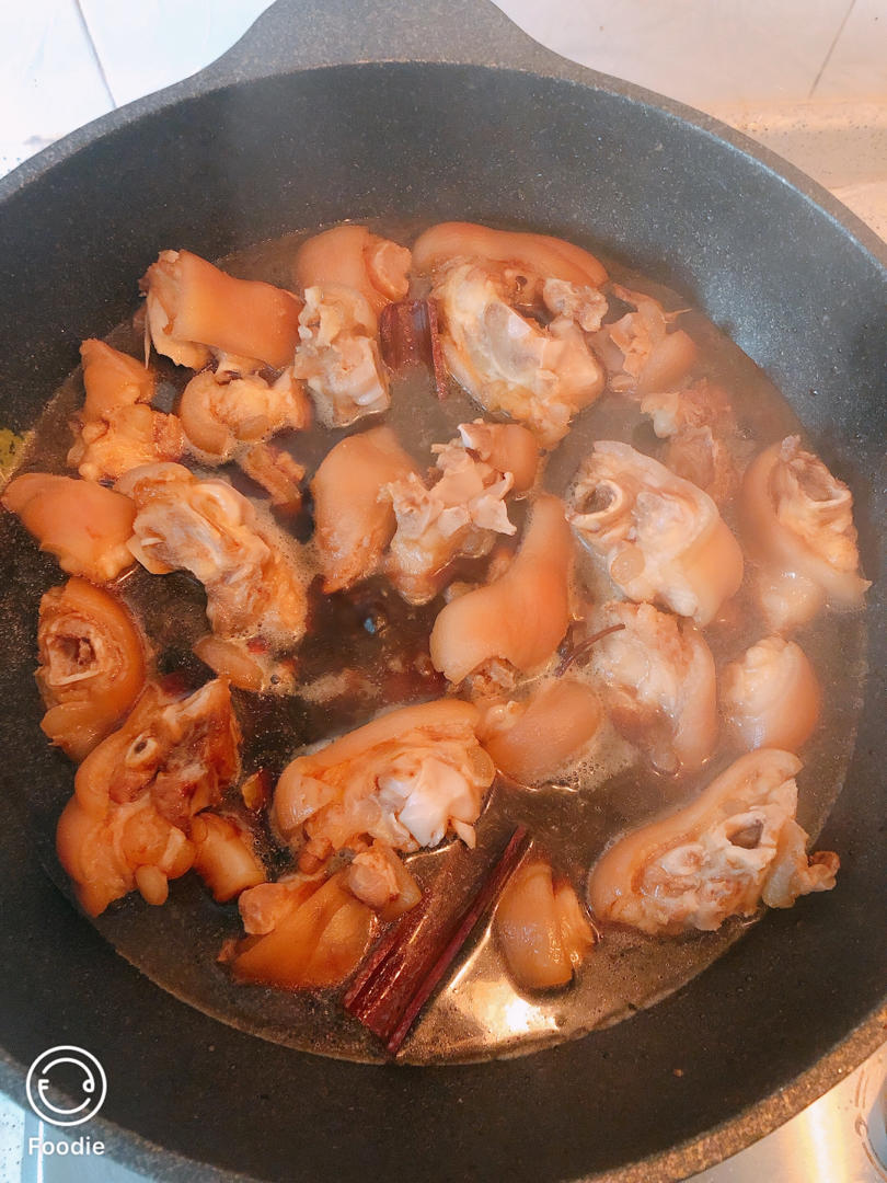 红烧猪手（上海本帮特色、浓油赤酱）