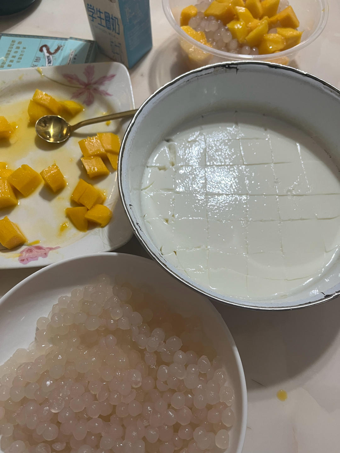 秋天的第一份甜品🥥椰香芒果奶冻甜品碗