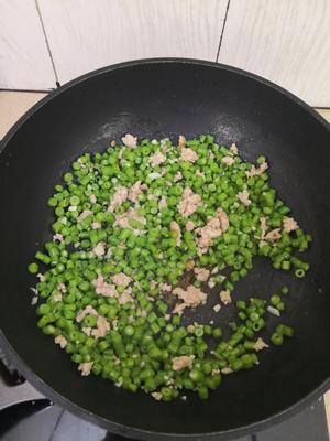 橄榄菜豆角肉沫（少油版）的做法 步骤3