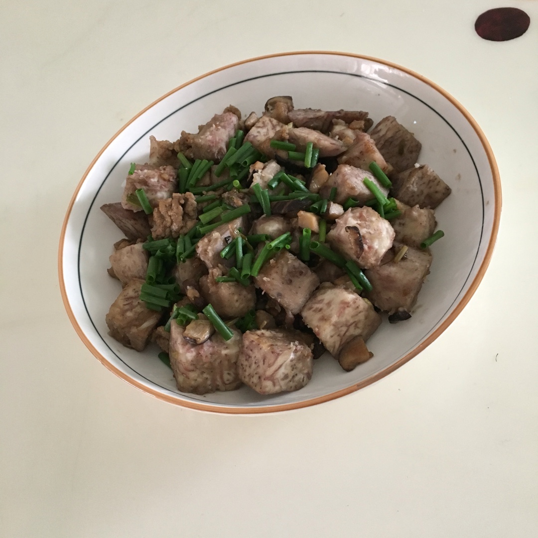 香菇肉末焖香芋(宝贝最喜欢吃的菜之一)