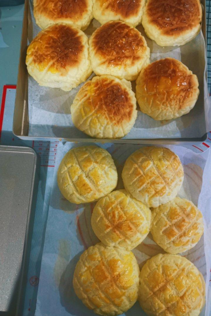 好吃到炸裂的港式菠萝包（附带制作酥皮的小视频）