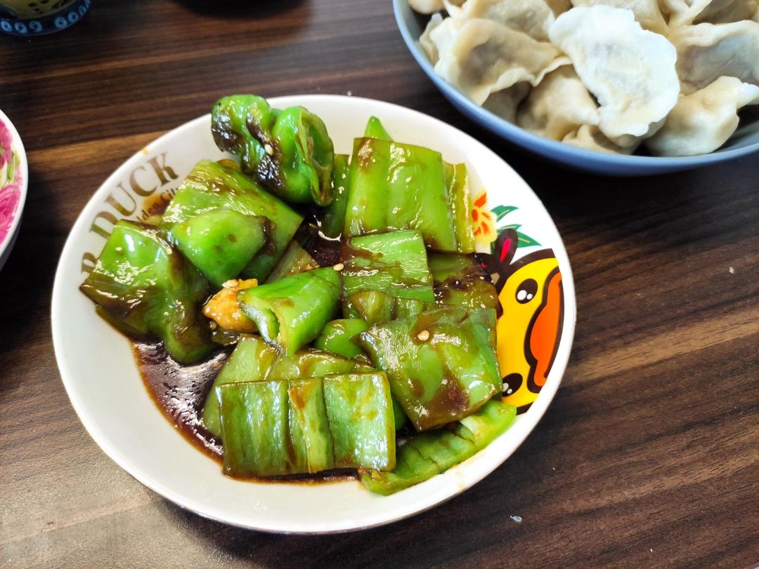 5分钟就可以烧好的虎皮青椒，真的超下饭