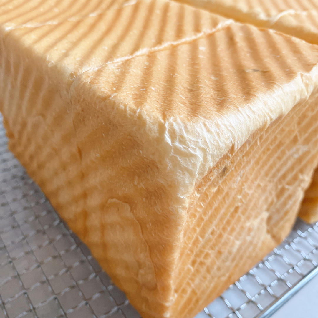 奶香纯粹的重料淡奶油吐司