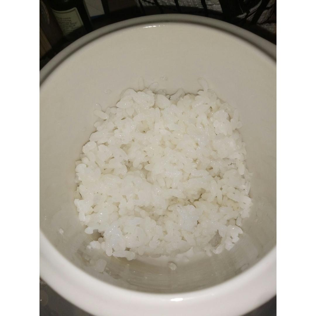 电炖锅蒸米饭