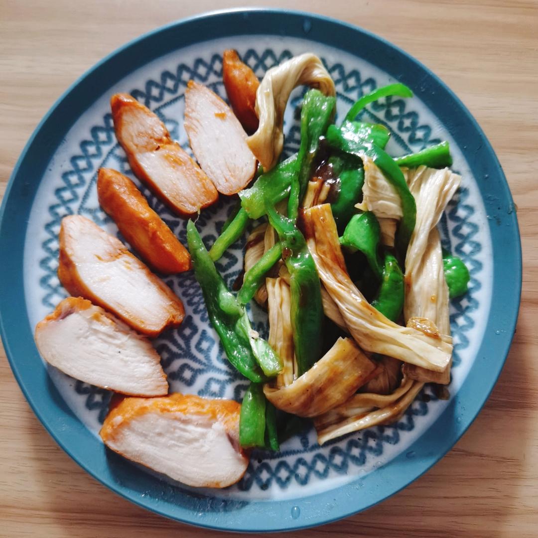 好吃到原地飞起的青椒腐竹