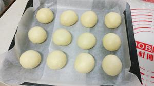 小面包小餐包（基础面包 水合法夏季揉面技巧）的做法 步骤7