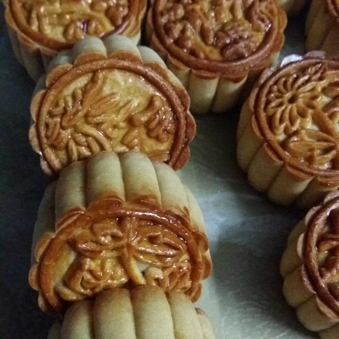 广式月饼—蛋黄莲蓉月饼