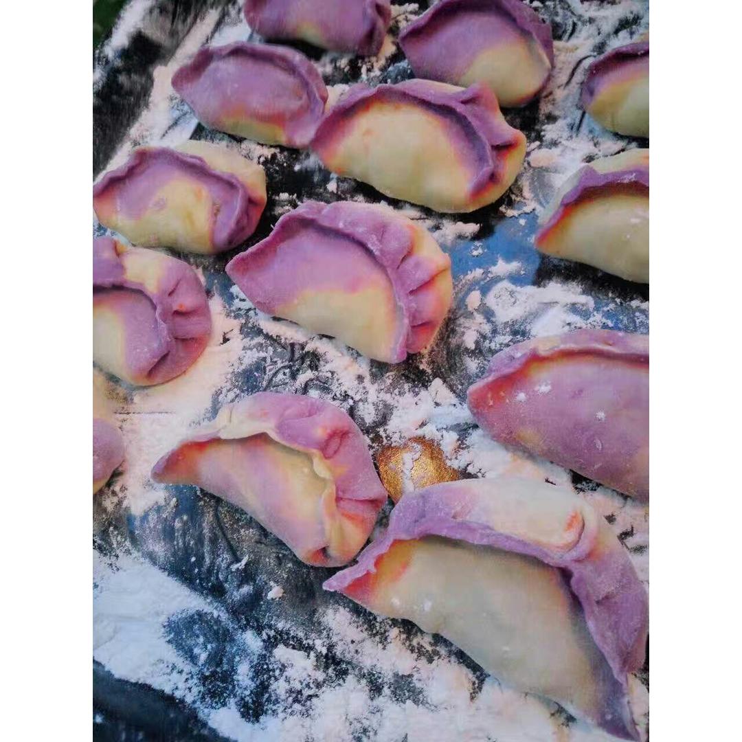 彩色饺子（蔬菜汁）