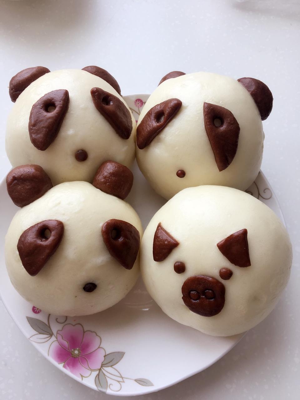萌种之～熊猫豆沙包