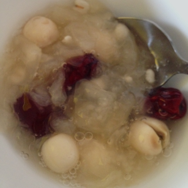 红枣银耳莲子羹