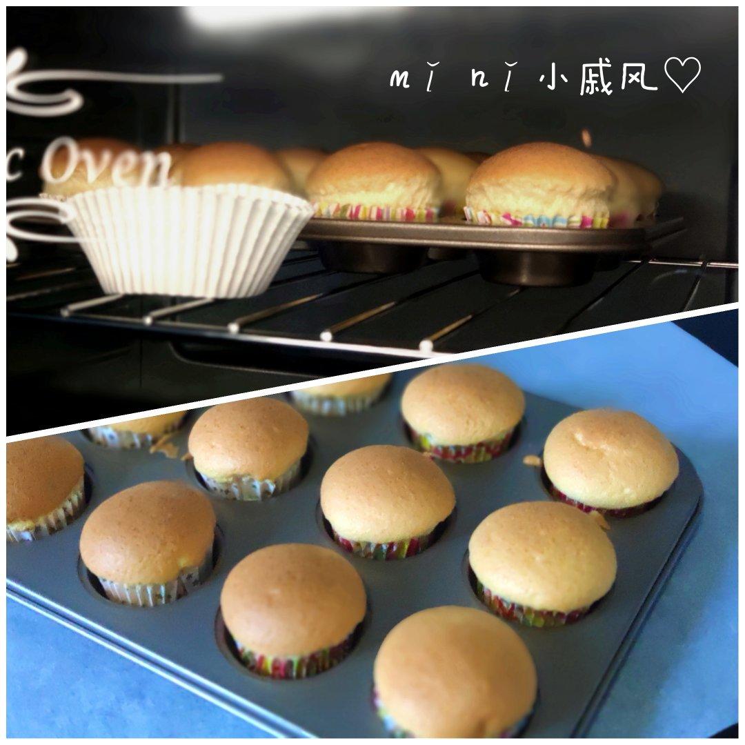 不回缩的迷你戚风小纸杯蛋糕