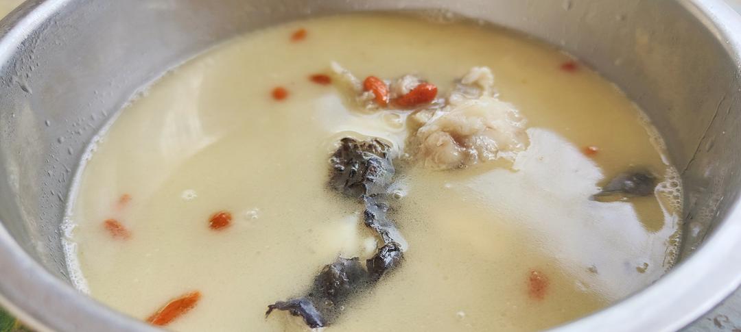 简单好喝的鱼头汤的做法