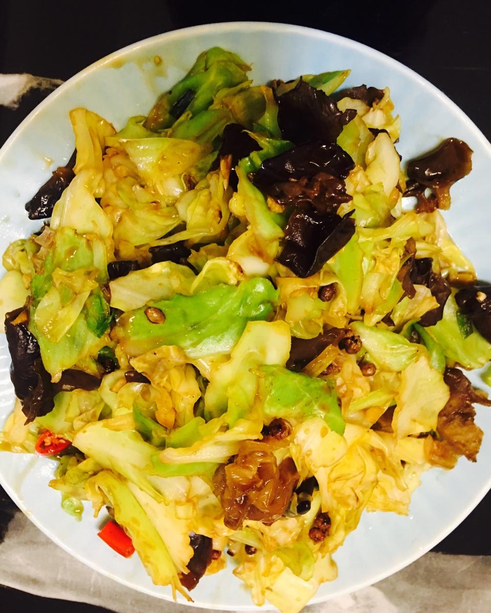 梦小孟-1做的木耳炒包菜