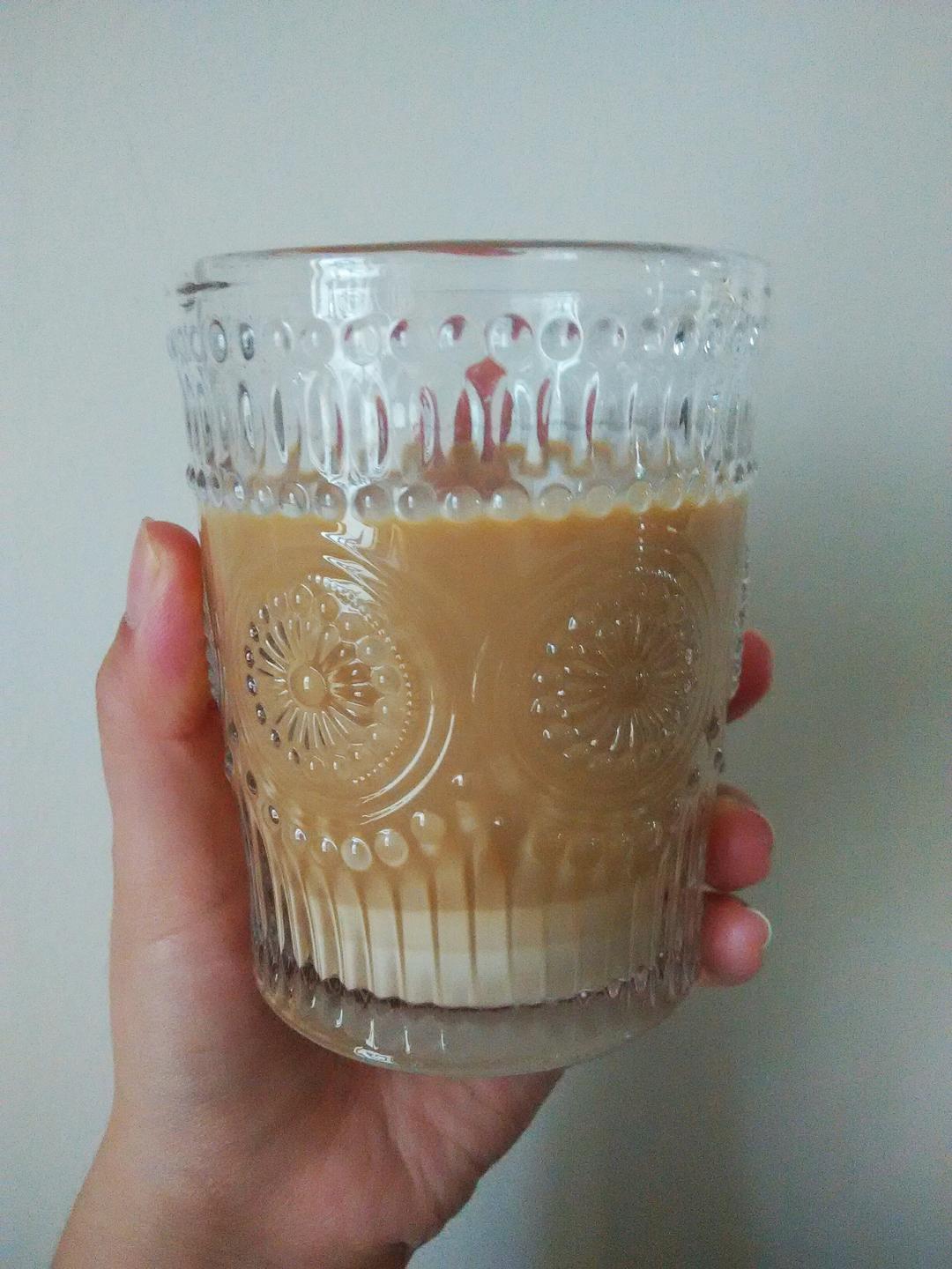 手冲渐变牛奶咖啡——超美丽